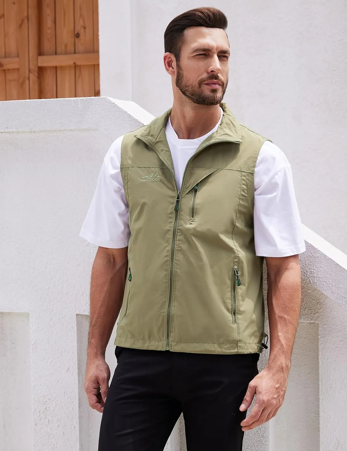 Gihuo Men's Lightweight Softshell Sleeveless Golf Vest with Zipper Pockets for Travel Hiking Fishing Safari Outwear