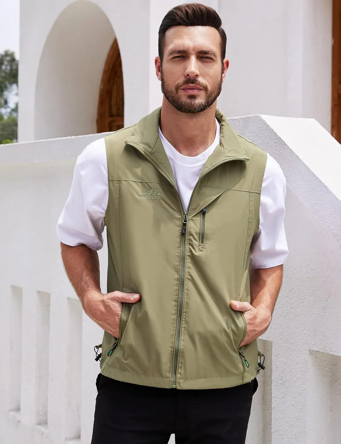Gihuo Men's Lightweight Softshell Sleeveless Golf Vest with Zipper Pockets for Travel Hiking Fishing Safari Outwear