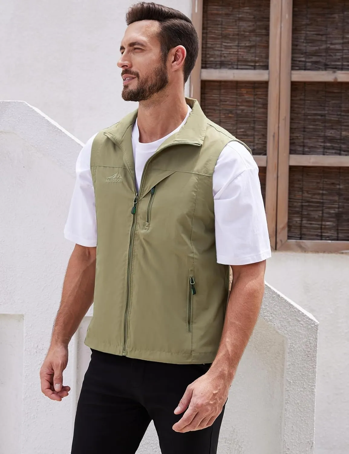 Gihuo Men's Lightweight Softshell Sleeveless Golf Vest with Zipper Pockets for Travel Hiking Fishing Safari Outwear