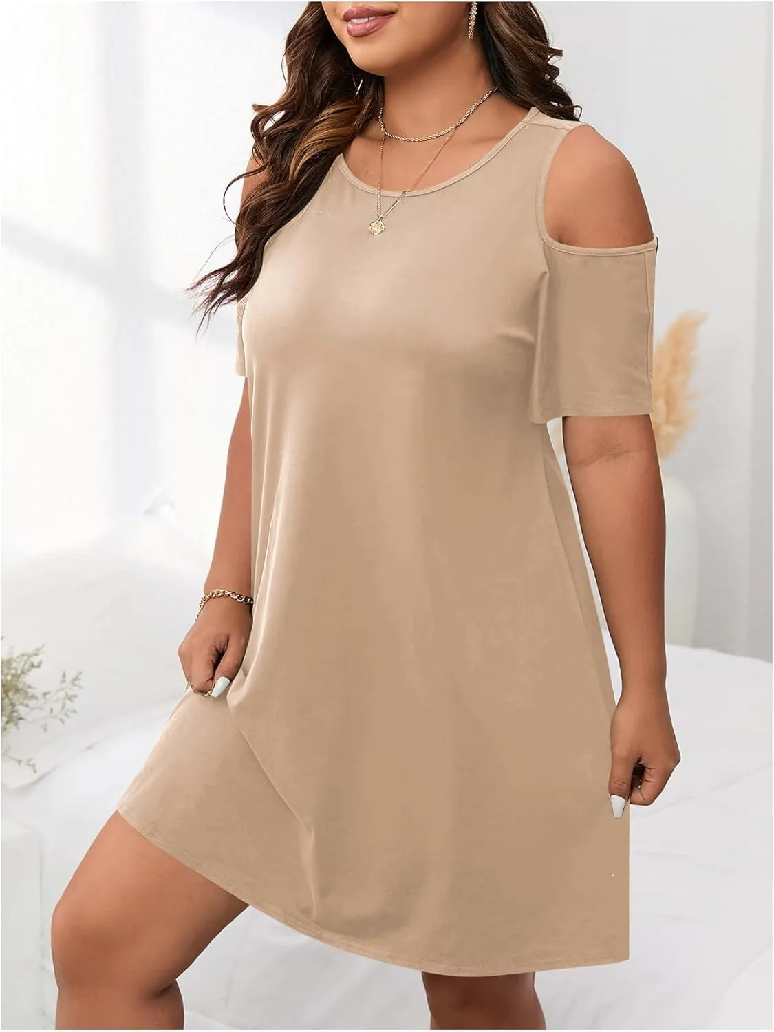 Verdusa Women's Plus Size Cold Shoulder T Shirt Dresses Short Sleeve Round Neck Tunic Dress