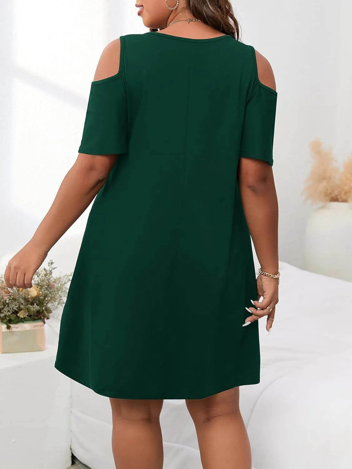 Verdusa Women's Plus Size Cold Shoulder T Shirt Dresses Short Sleeve Round Neck Tunic Dress
