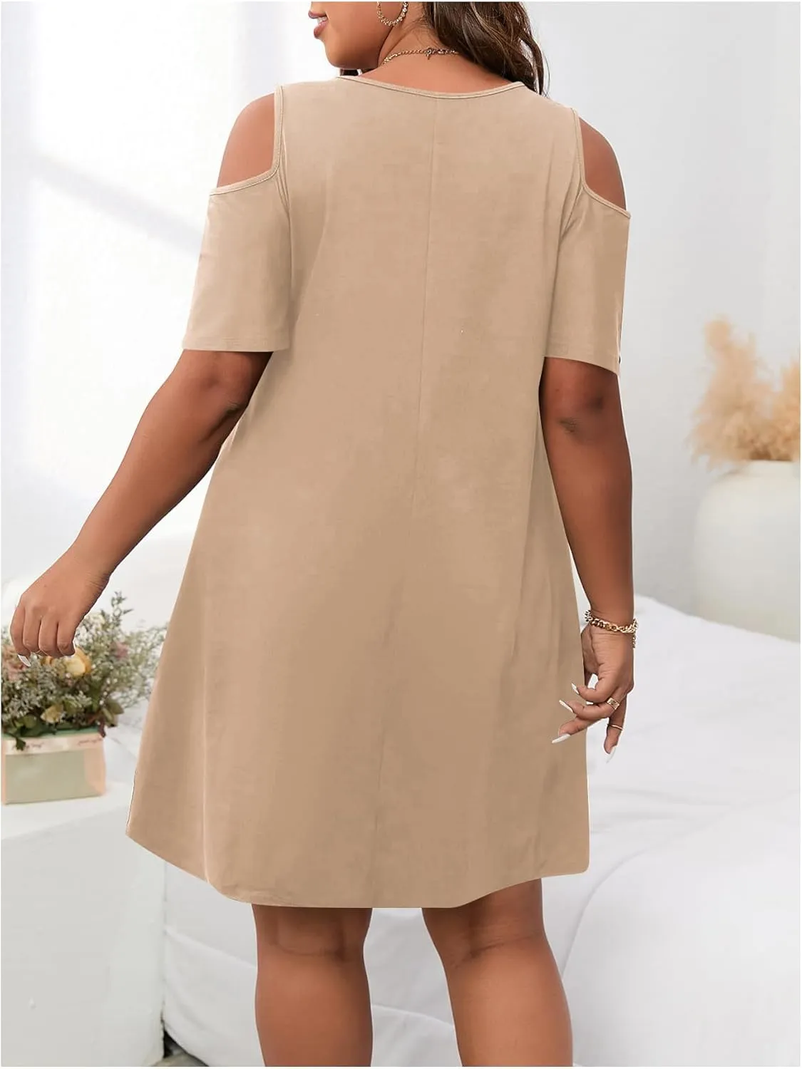 Verdusa Women's Plus Size Cold Shoulder T Shirt Dresses Short Sleeve Round Neck Tunic Dress
