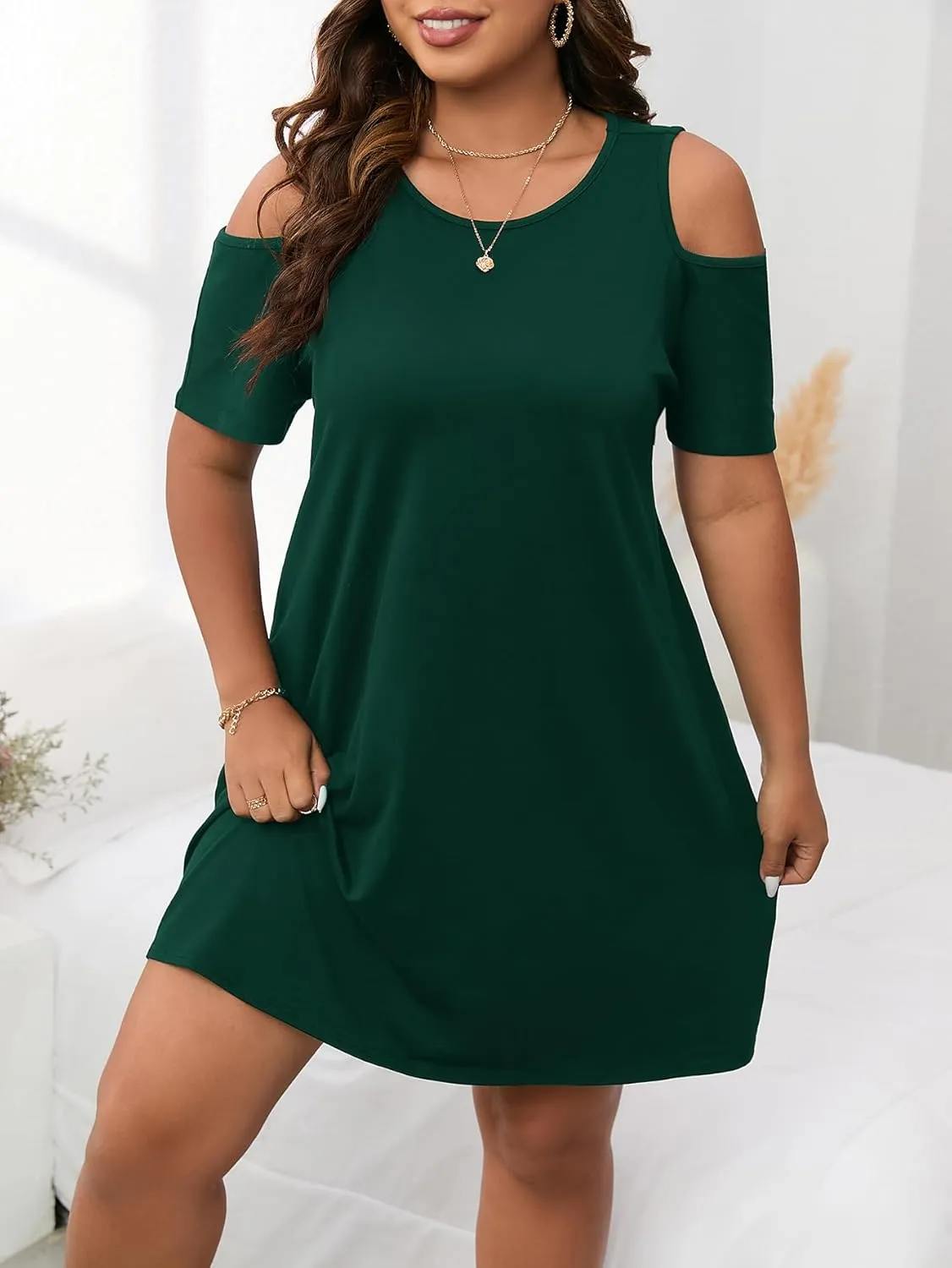 Verdusa Women's Plus Size Cold Shoulder T Shirt Dresses Short Sleeve Round Neck Tunic Dress